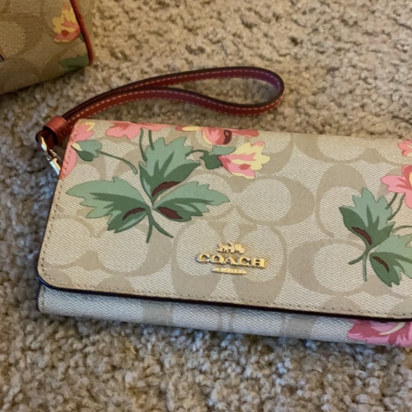 Coach purse - Picture 3 of 4